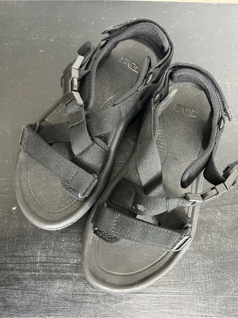 Teva black sport